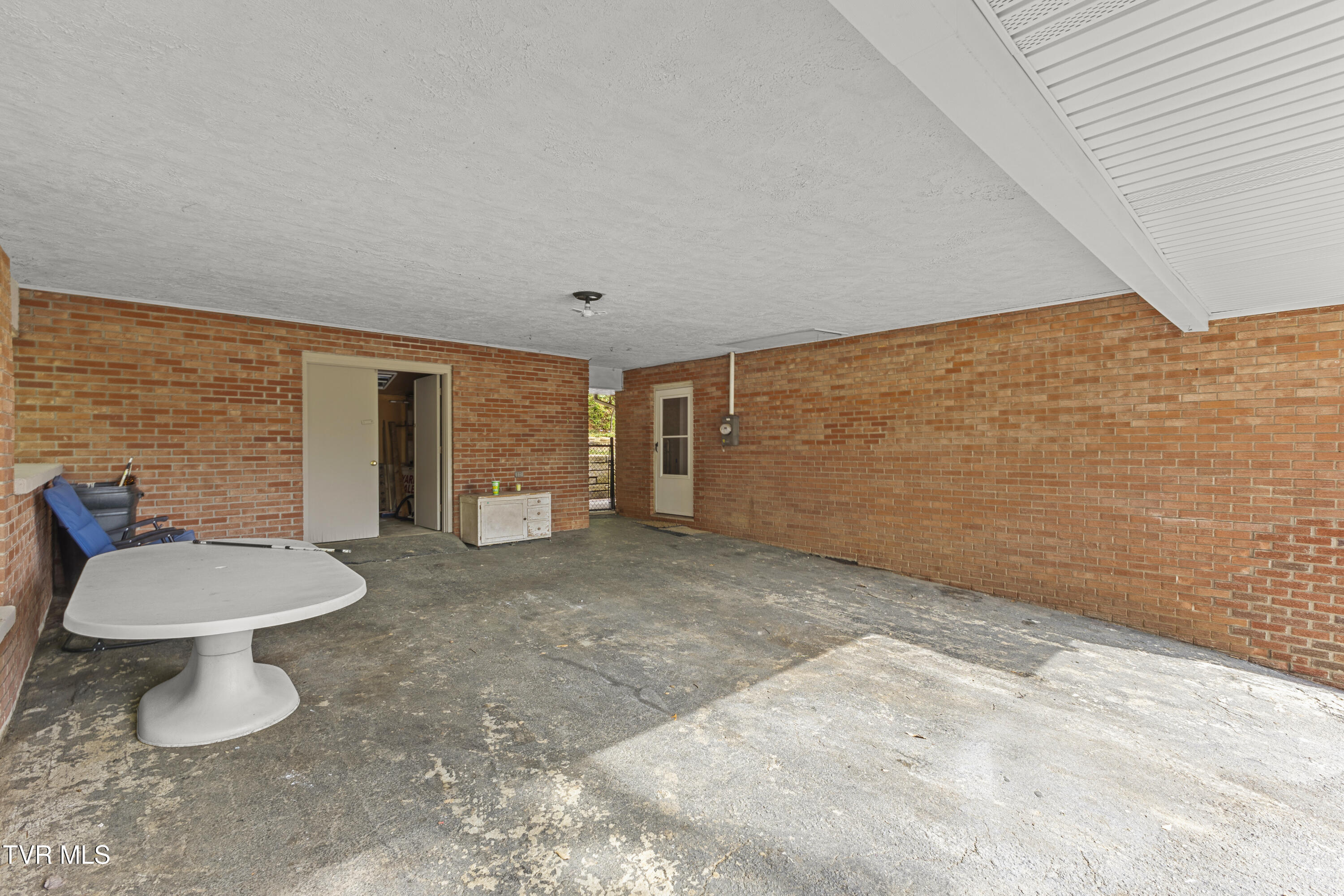 720 Holly Avenue Erwin, TN 37650 - Photo 5 of 26 128A6586 (1)