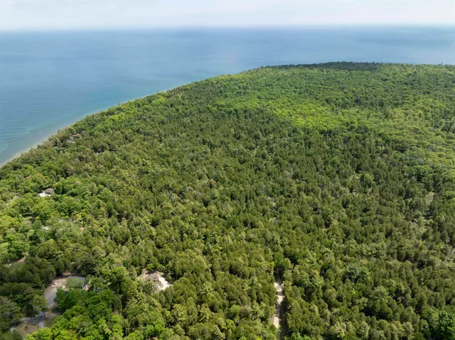 $185,000 | 5548 Cave Point Estates Way, Sturgeon Bay, WI 54235