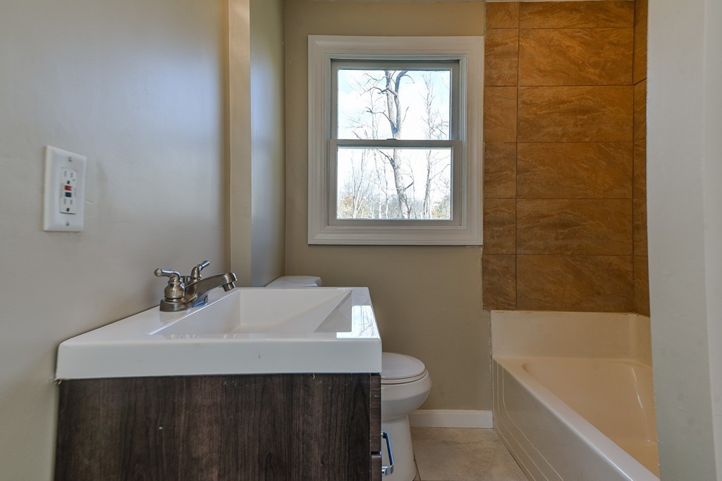 43 Arnhow Farm Road Fitchburg, MA 01420 - Photo 11 of 17 Gallery Image 11