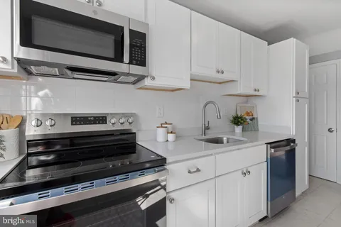 $324,900 | 912 Wilton Drive, Baltimore, MD 21227