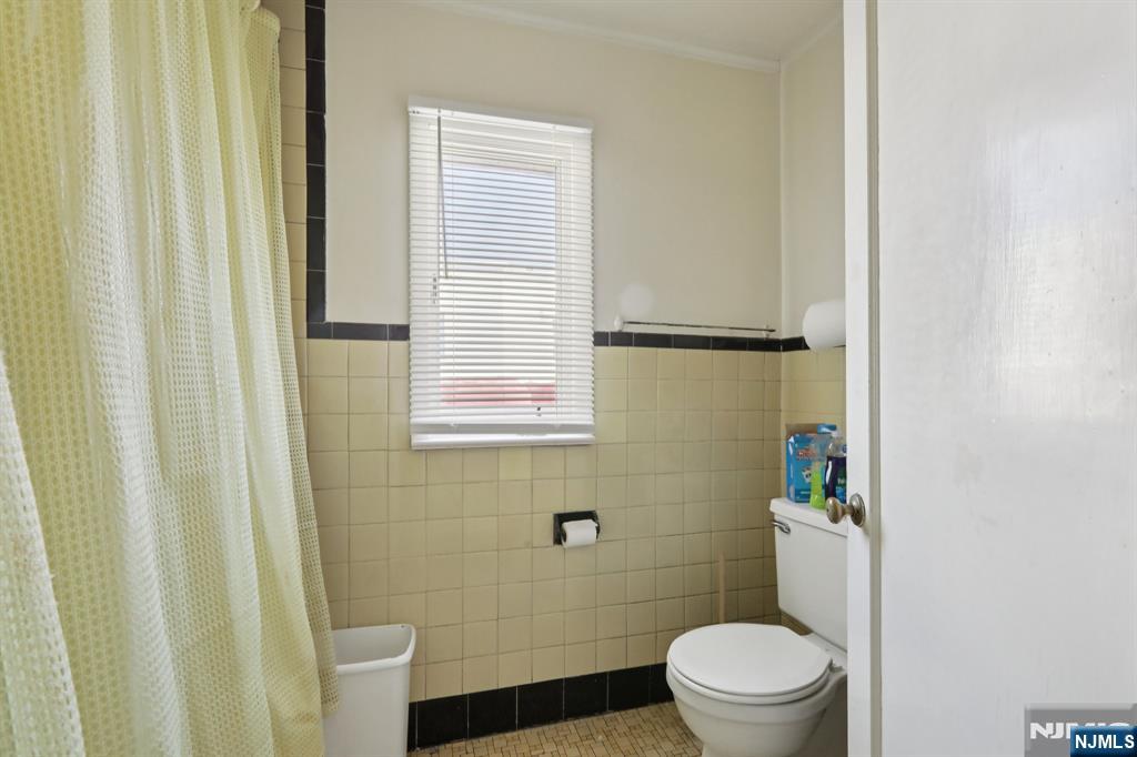 243 Rock Road Glen Rock, NJ 07452 - Photo 16 of 41