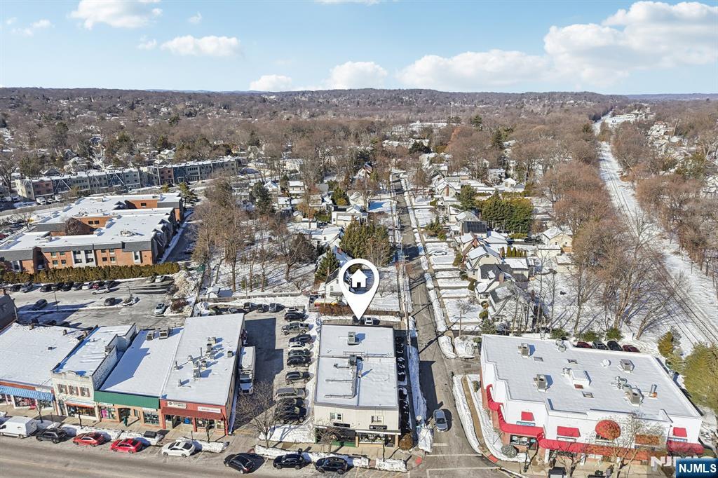 243 Rock Road Glen Rock, NJ 07452 - Photo 5 of 41