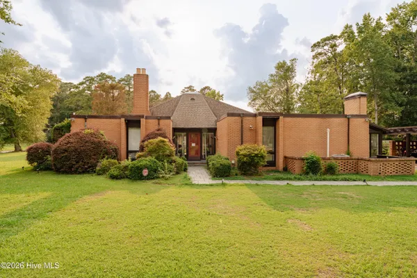 $383,000 | 1900 Pawnee Drive, Kinston, NC 28504
