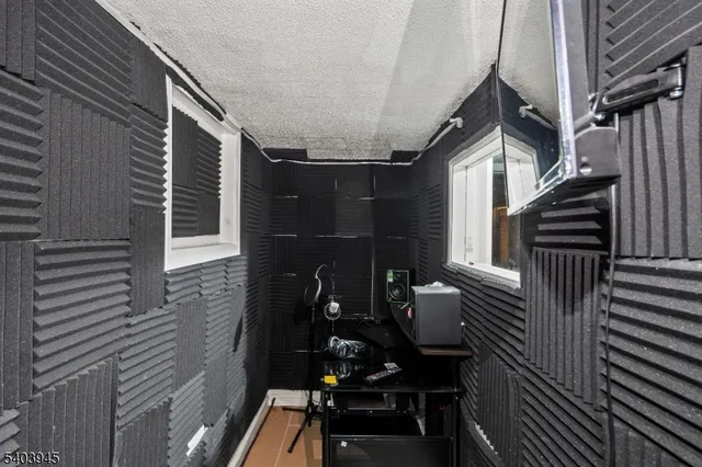 $599,999 | 8 Treacy Avenue, Newark, NJ 07108