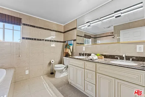 $1,400,000 | 3627 Olympiad Drive, View Park, CA 90043