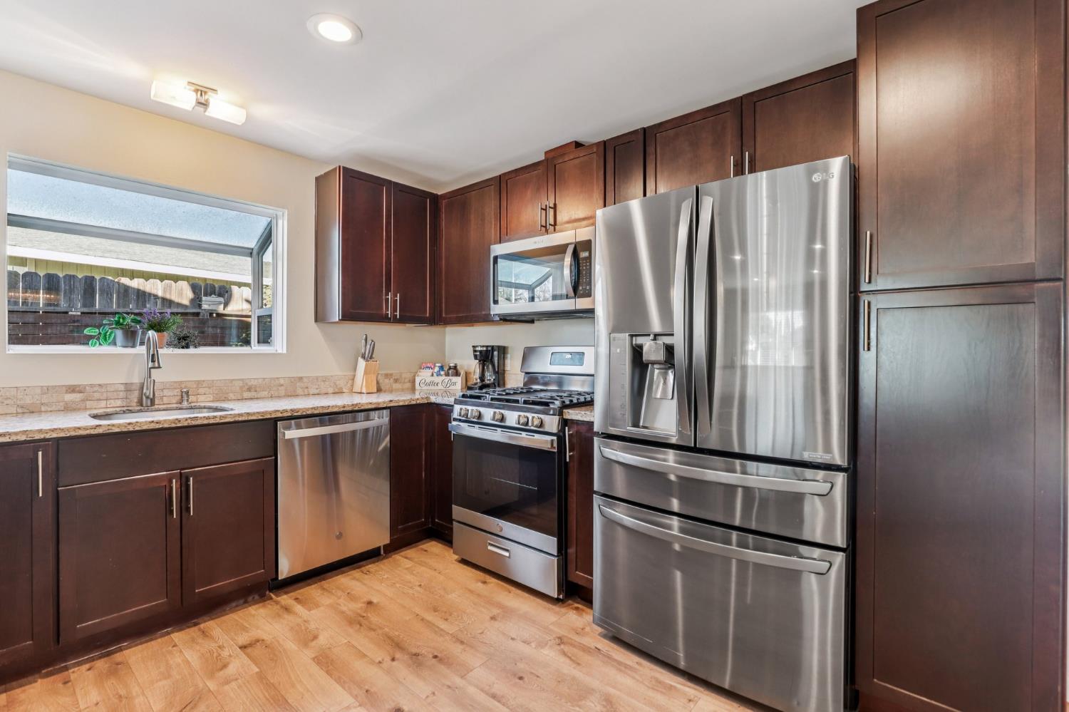 5533 Butano Way Rocklin, CA 95677 - Photo 12 of 47