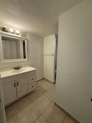 $2,200 | 1500 North Congress Avenue, Unit C25, West Palm Beach, FL 33401