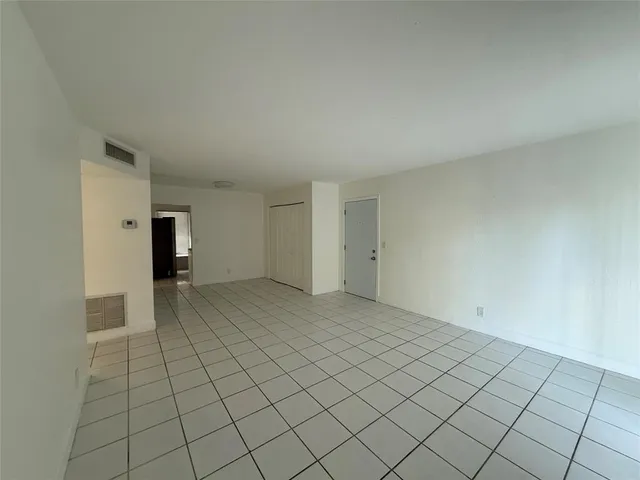 $2,200 | 1500 North Congress Avenue, Unit C25, West Palm Beach, FL 33401