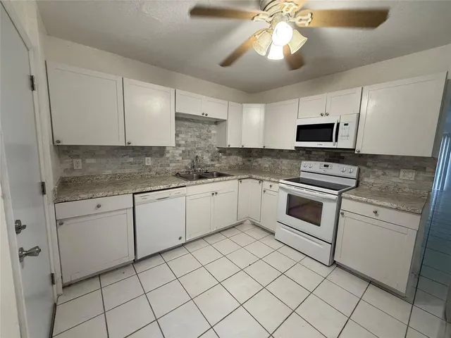 $2,200 | 1500 North Congress Avenue, Unit C25, West Palm Beach, FL 33401