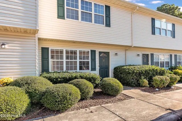 $1,330 | 57 Pirates Cove Drive, Swansboro, NC 28584