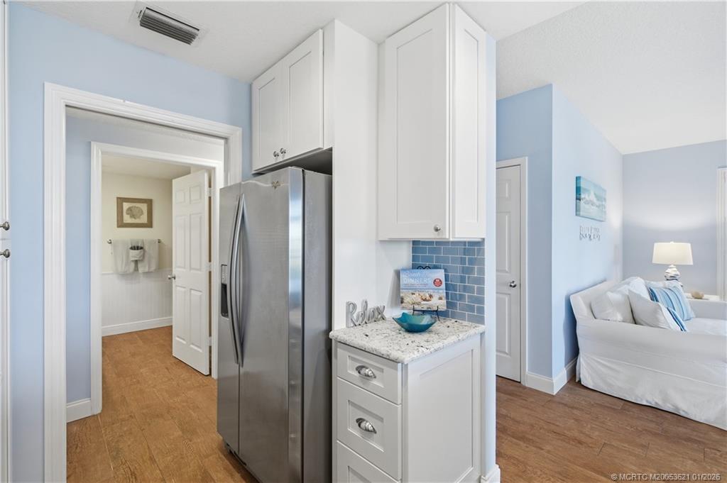 391 Northeast Plantation Road, Unit 215 Stuart, FL 34996 - Photo 13 of 40 Kitchen