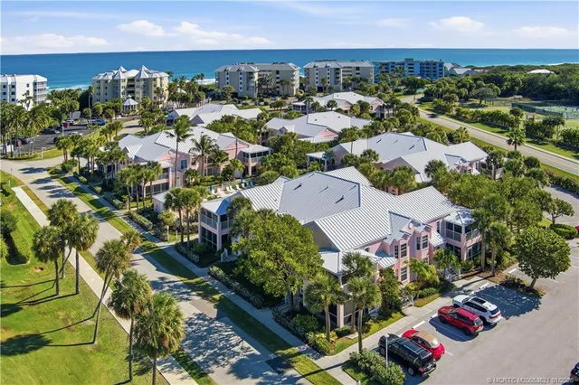 $575,000 | 391 Northeast Plantation Road, Unit 215, Stuart, FL 34996