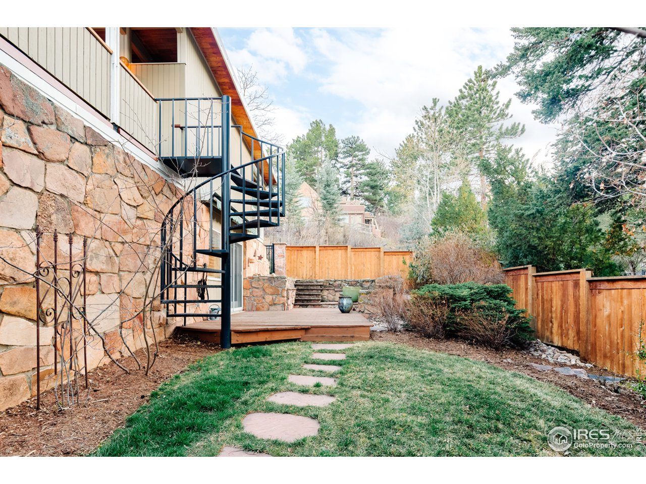 985 7th Street Boulder, CO 80302 - Photo 35 of 39 a view of outdoor space and yard