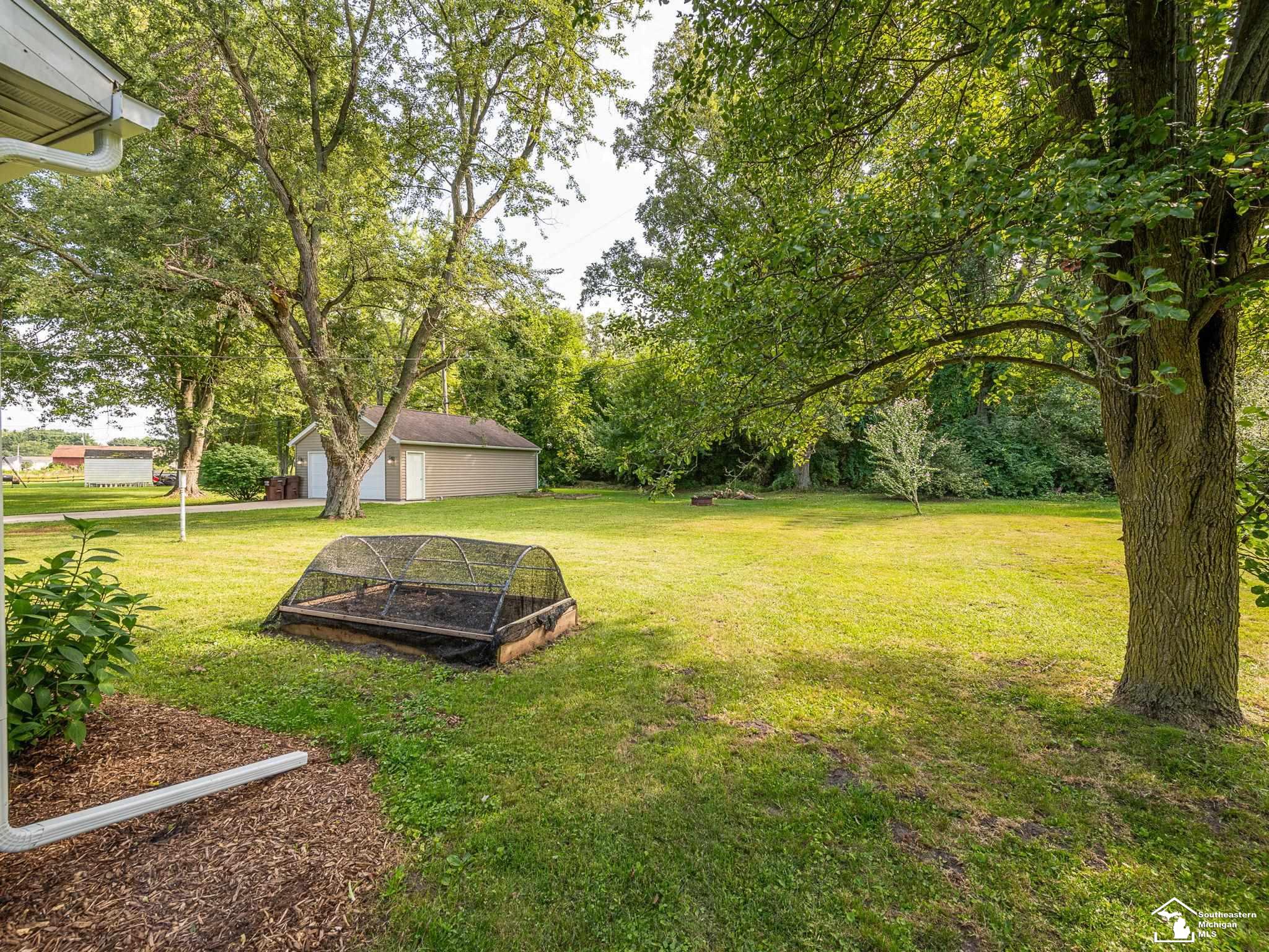 2621 Blue Bush Road Monroe, MI 48162 - Photo 36 of 37 50219327-359defde-acde-49e4-bdd1-1b1912ed98b1.JPG