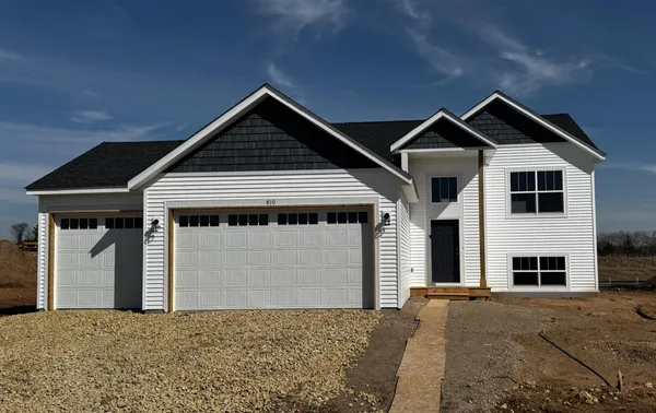 $419,900 | 986 Willow Glen Avenue, Somerset, WI 54025