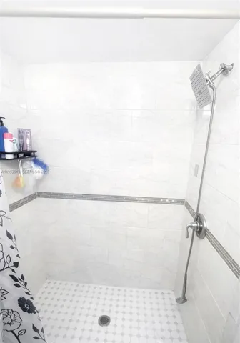 $335,000 | 13715 Kendale Lakes Circle, Unit A116, Miami, FL 33183