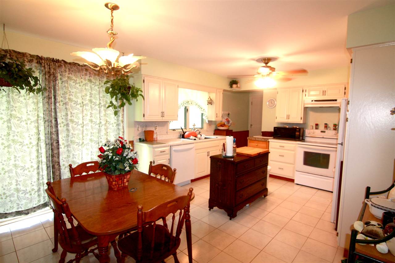 1522 Hickory Point Road Metamora, IL 61548 - Photo 14 of 36