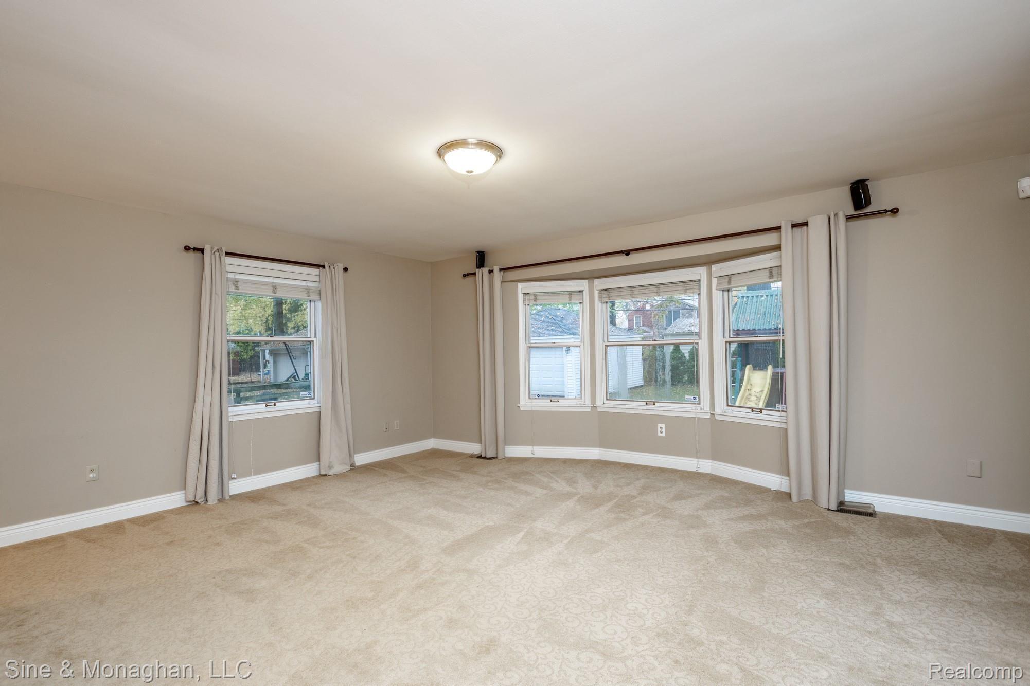 1837 Broadstone Road Grosse Pointe, MI 48236 - Photo 13 of 52 1837 Broadstone S009.jpg