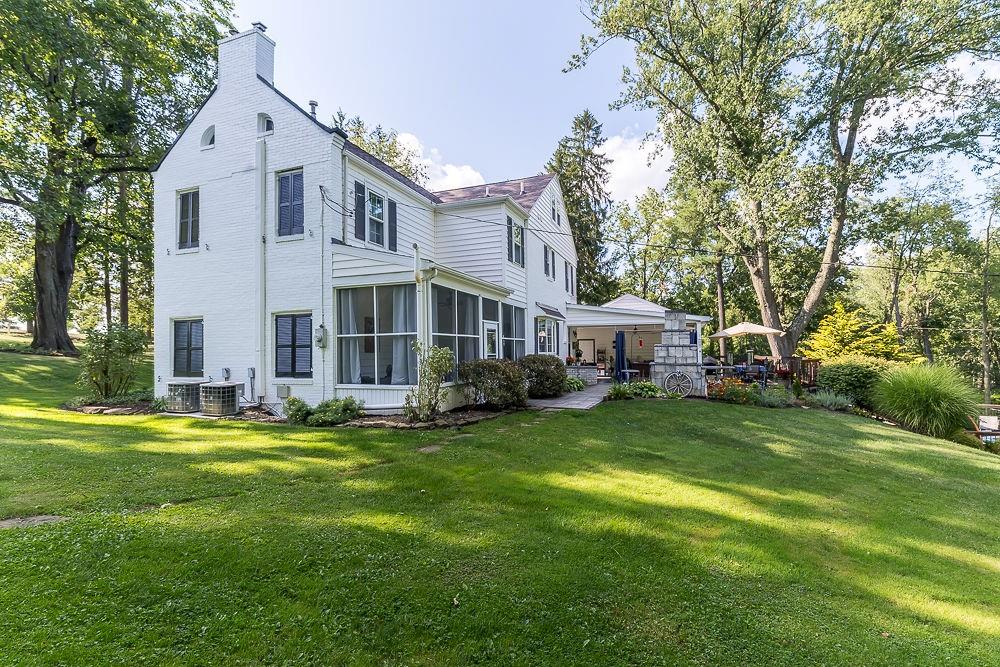 1701 Beaver Grade Road Coraopolis, PA 15108 - Photo 13 of 50