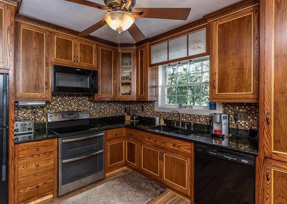 1701 Beaver Grade Road Coraopolis, PA 15108 - Photo 31 of 50 Real wood Handmade cabinets - you don't see that anymore!