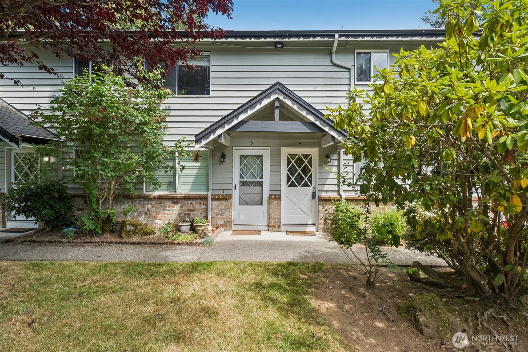 7909 218th Street Southwest, Unit 4 Edmonds, WA 98026 - Photo 2 of 28
