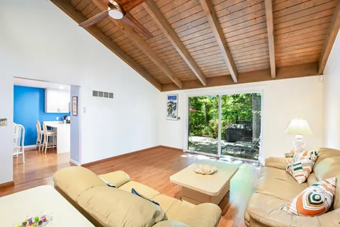 $725,000 | 96 Shoreland Path, Unit 96, Teaticket, MA 02536