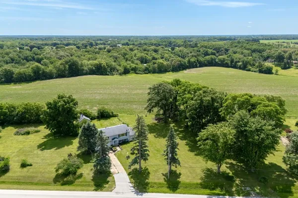 $185,000 | 10121 Ridgewood Road, Milan, IL 61264