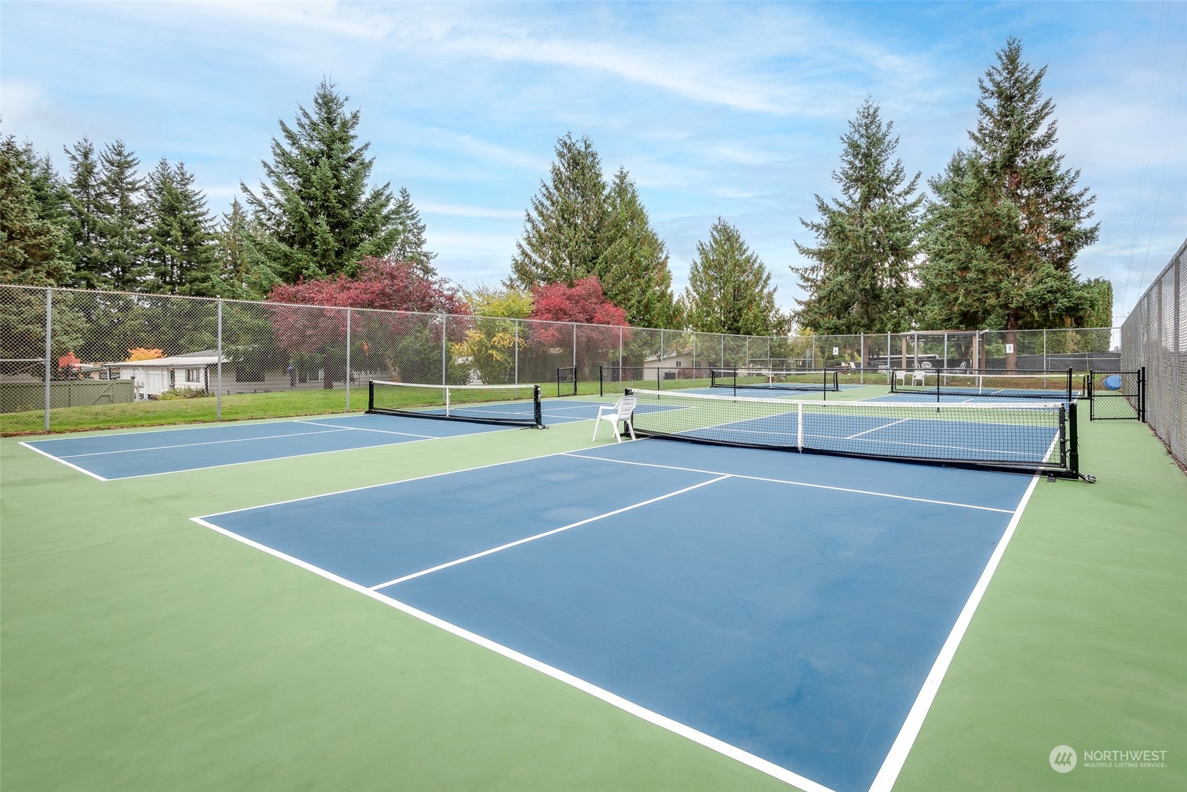 201 Union Avenue Southeast, Unit 99 Renton, WA 98059 - Photo 27 of 30 a view of a tennis court