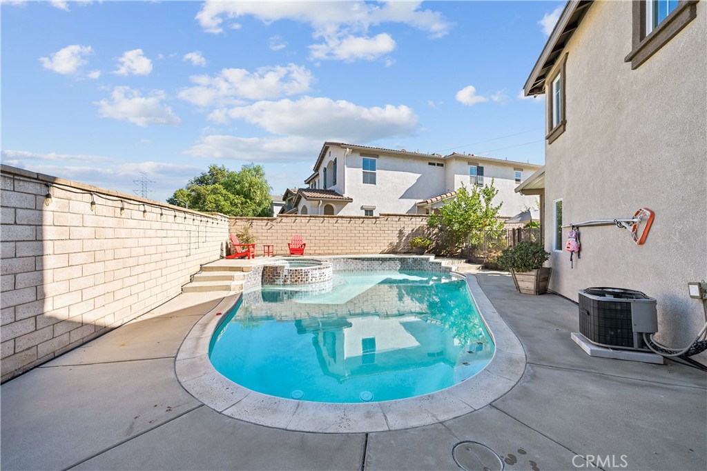 7925 Hemingway Court Fontana, CA 92336 - Photo 26 of 30 a view of outdoor space