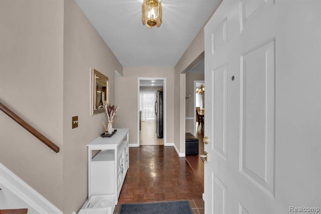 1167 Pine Ridge Court Rochester Hills, MI 48306 - Photo 3 of 33