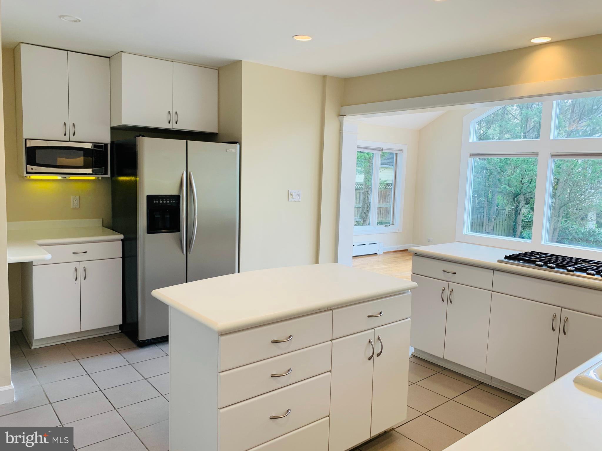 4850 Langdrum Lane Chevy Chase, MD 20815 - Photo 11 of 33