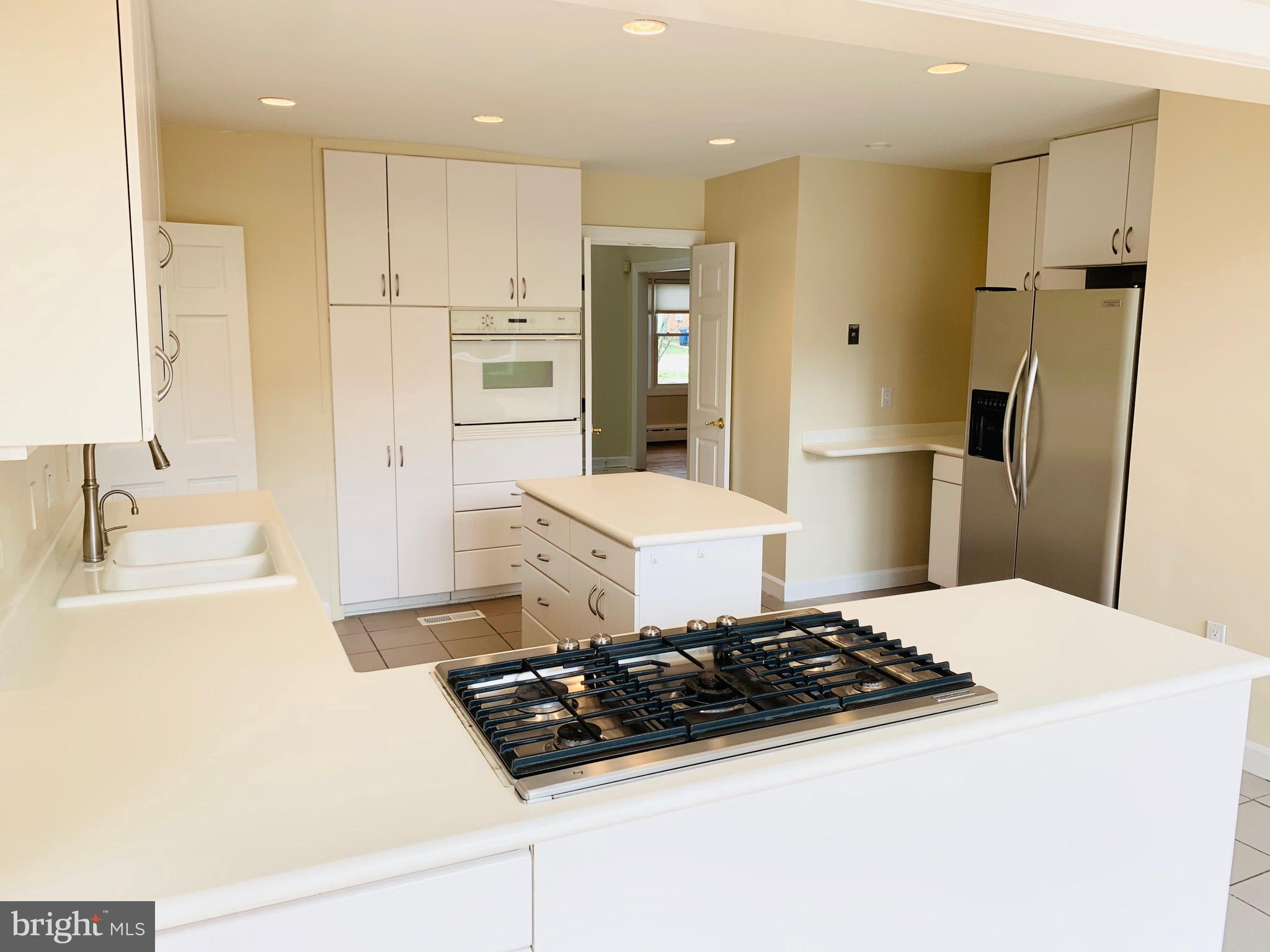 4850 Langdrum Lane Chevy Chase, MD 20815 - Photo 13 of 33