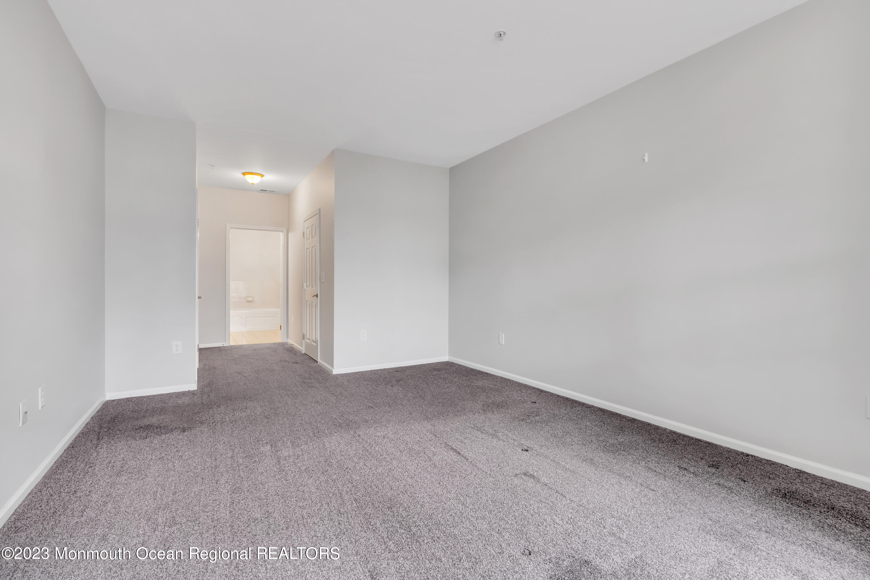 694 St Andrews Place Manalapan, NJ 07726 - Photo 10 of 21 a view of an empty room