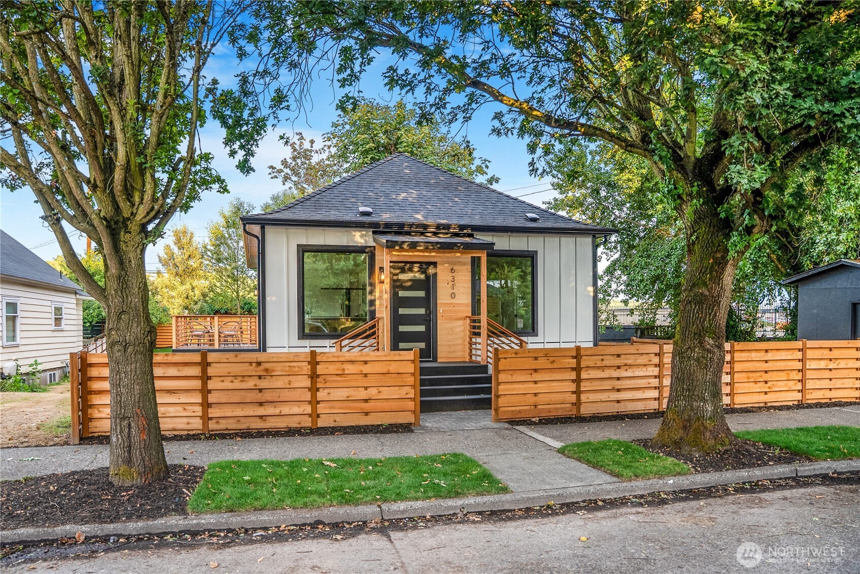 6310 Ellis Avenue South, Unit 1 Seattle, WA 98108 - Photo 1 of 31