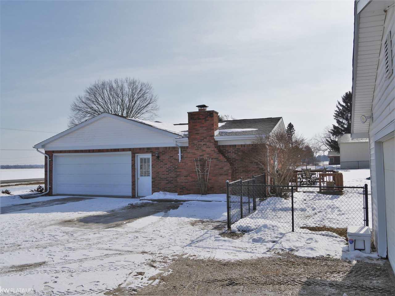 77115 Memphis Ridge Road Richmond, MI 48062 - Photo 4 of 37