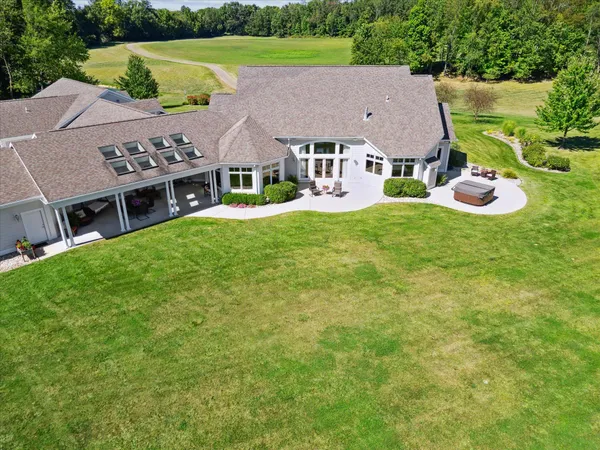 $3,150,000 | 2122 Grange Road, Buchanan, MI 49107
