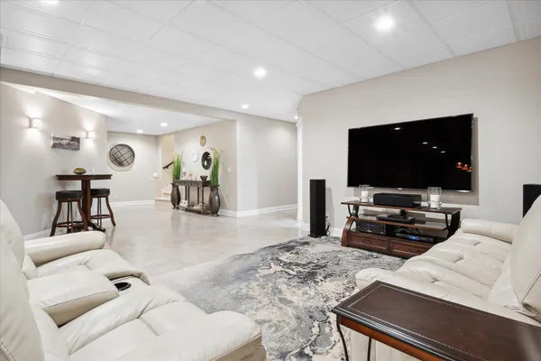 $3,150,000 | 2122 Grange Road, Buchanan, MI 49107