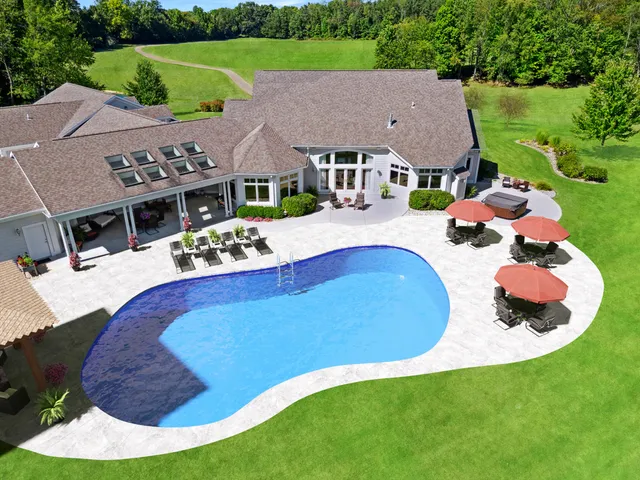 $3,150,000 | 2122 Grange Road, Buchanan, MI 49107