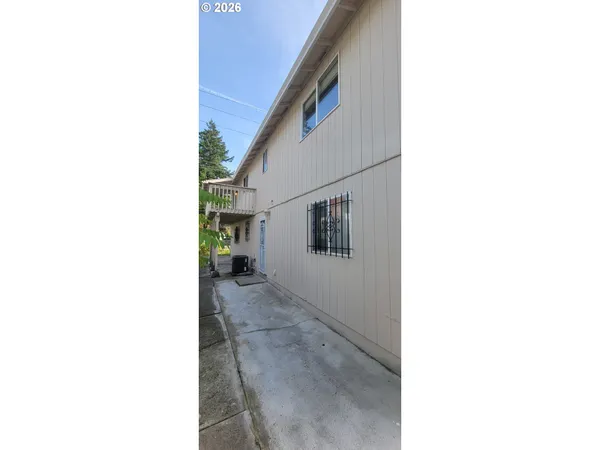 $570,000 | 3857 Southeast 136th Avenue, Portland, OR 97236