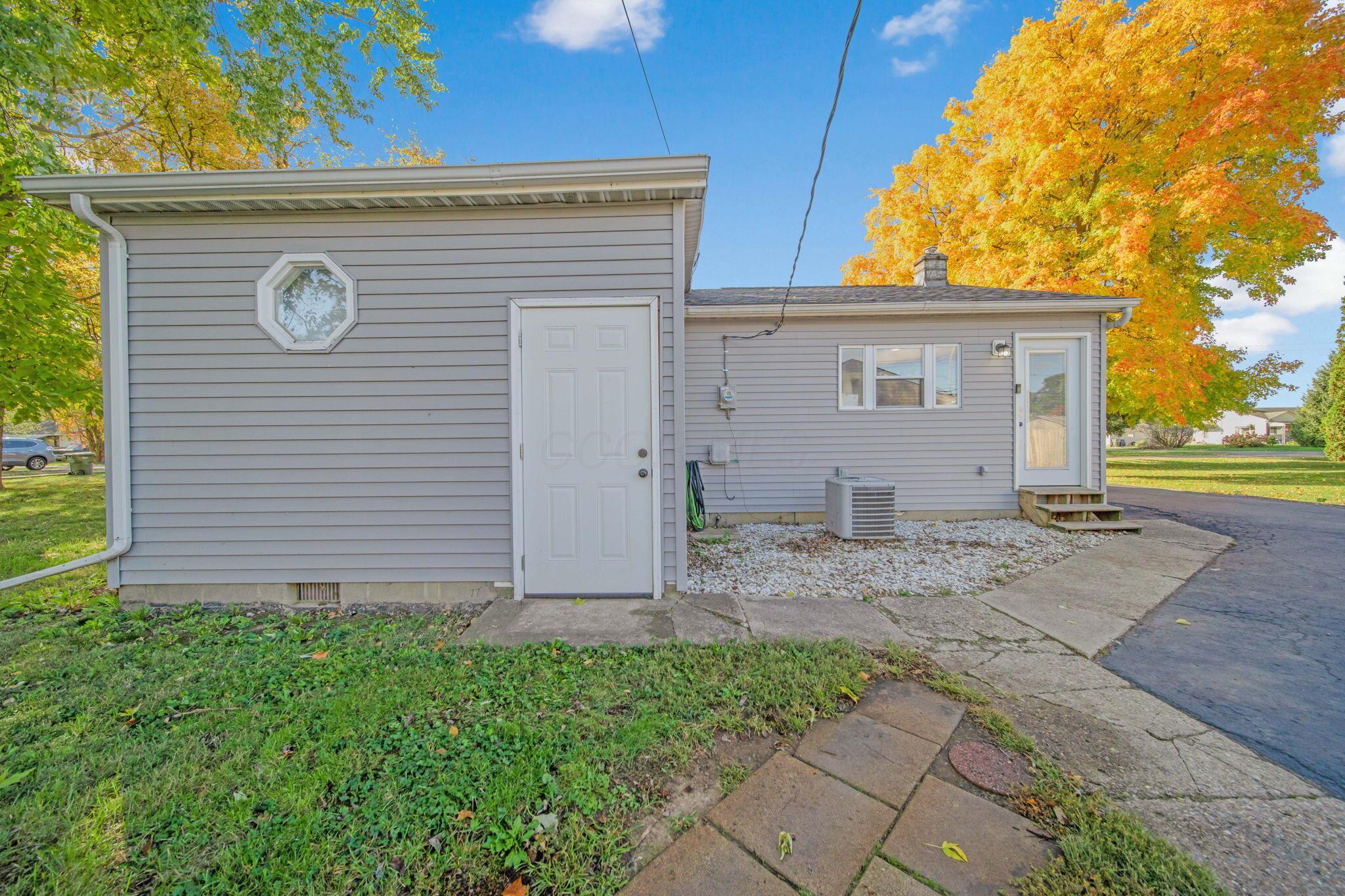 672 Stockbridge Road Columbus, OH 43207 - Photo 13 of 59 51-web-or-mls-DSC05894
