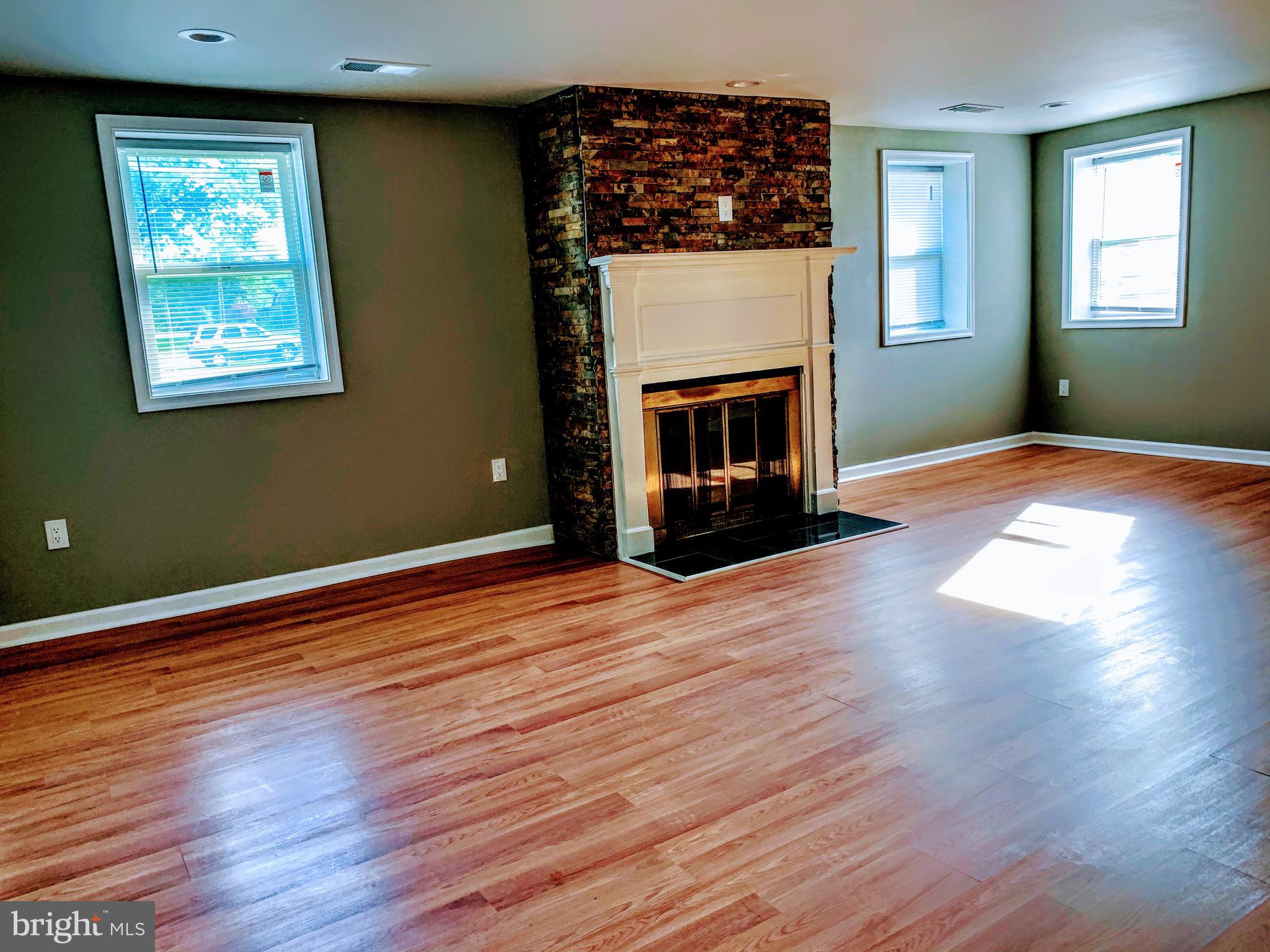 10615 Benchmark Road Fredericksburg, VA 22408 - Photo 3 of 14 Open family room