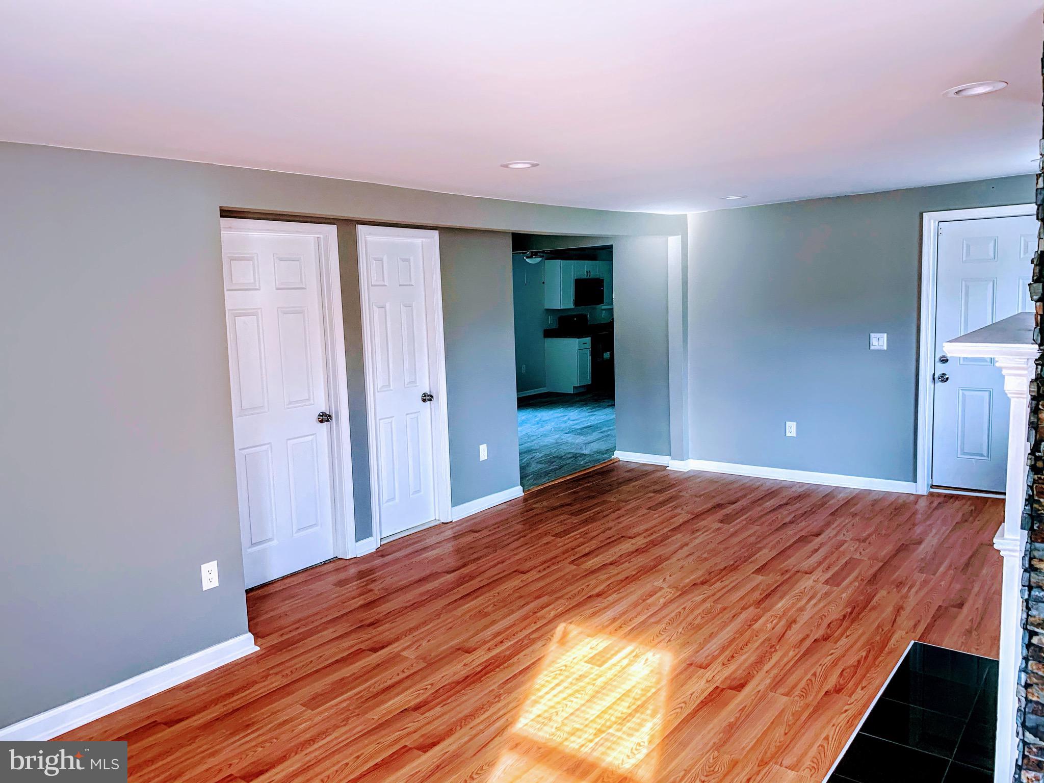 10615 Benchmark Road Fredericksburg, VA 22408 - Photo 5 of 14 Family room - alt view
