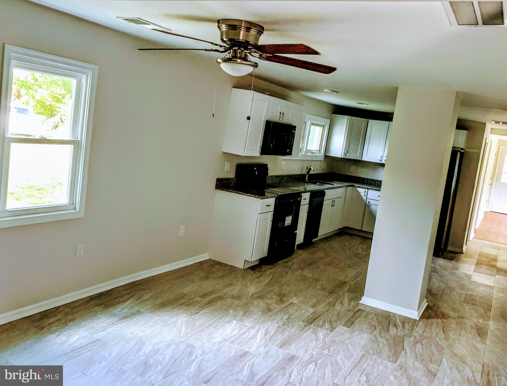 10615 Benchmark Road Fredericksburg, VA 22408 - Photo 8 of 14 Eating nook