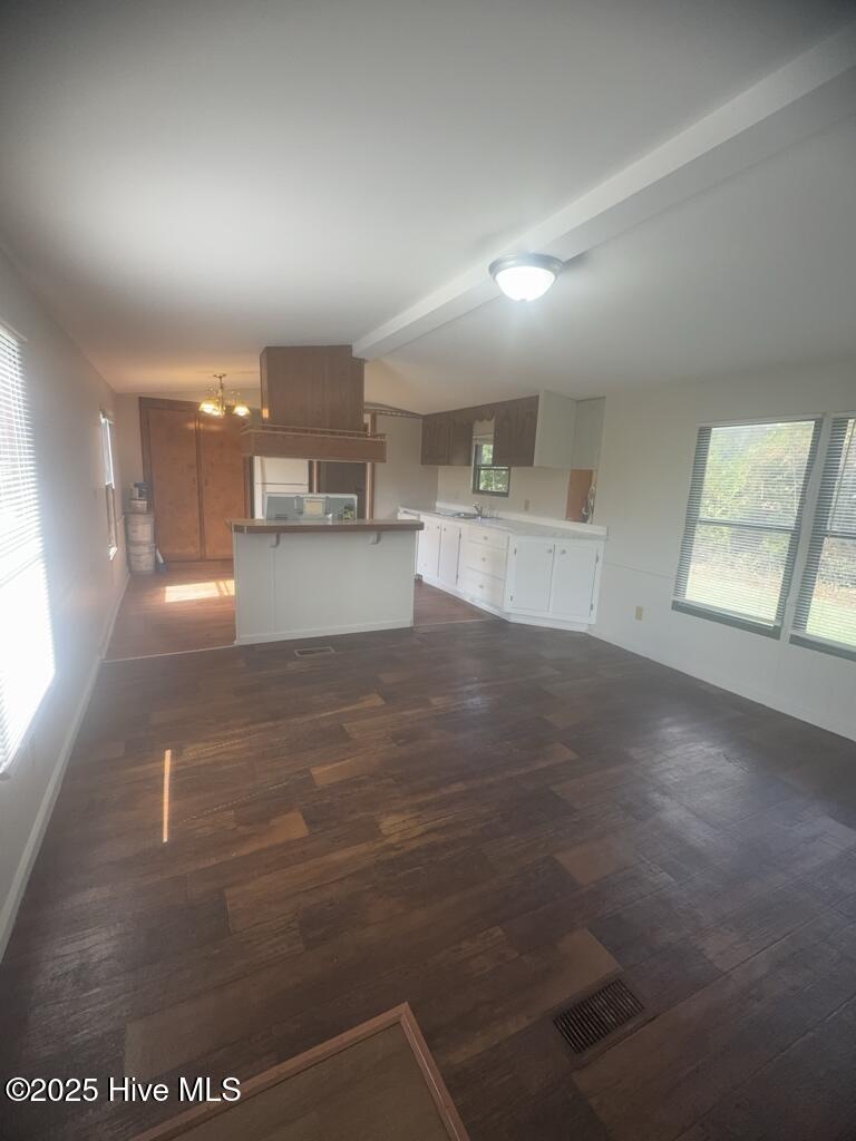175 Oliver Cooper Road Richlands, NC 28574 - Photo 2 of 14 Living Room