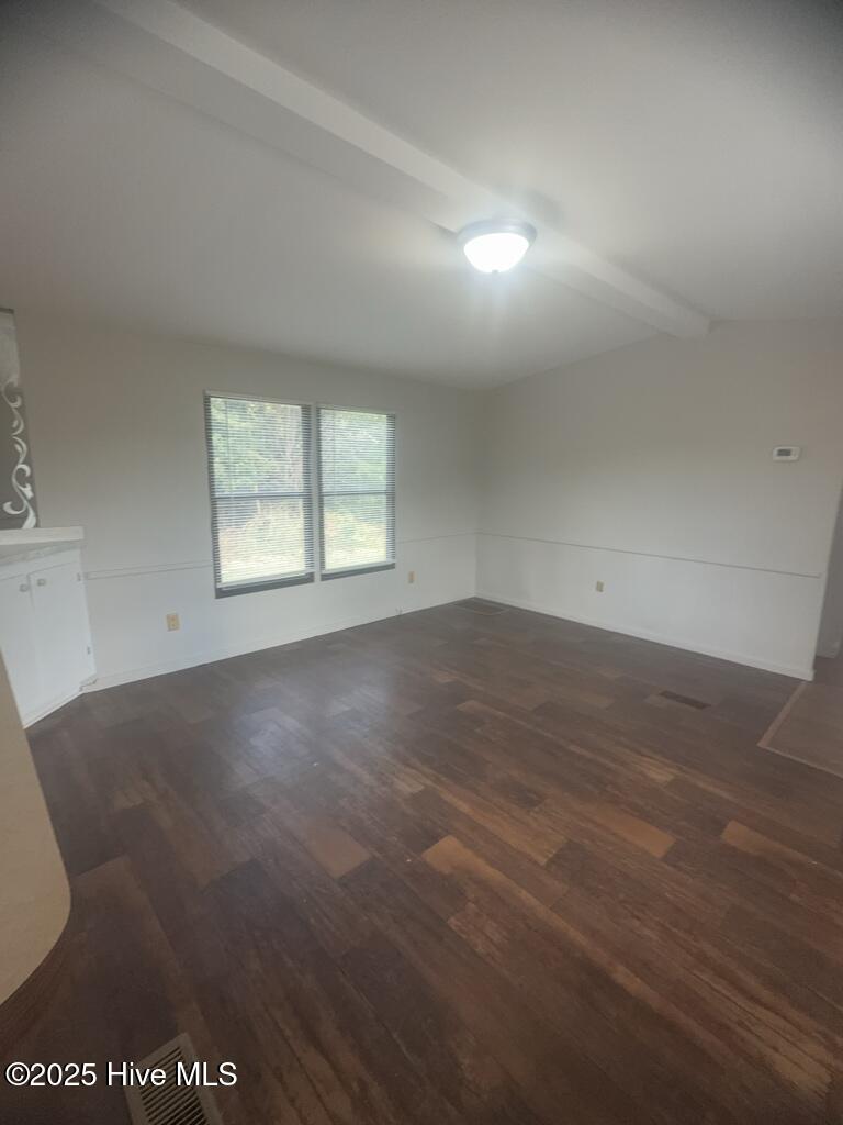 175 Oliver Cooper Road Richlands, NC 28574 - Photo 3 of 14 Living Room