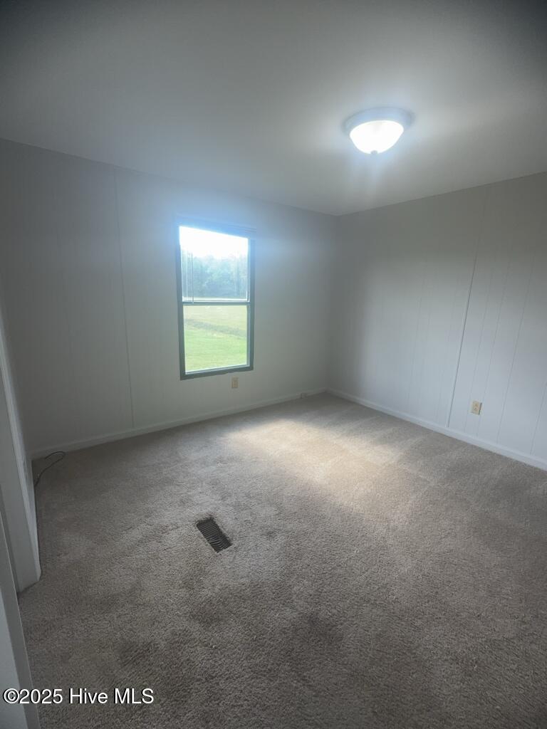 175 Oliver Cooper Road Richlands, NC 28574 - Photo 8 of 14 Primary Bedroom