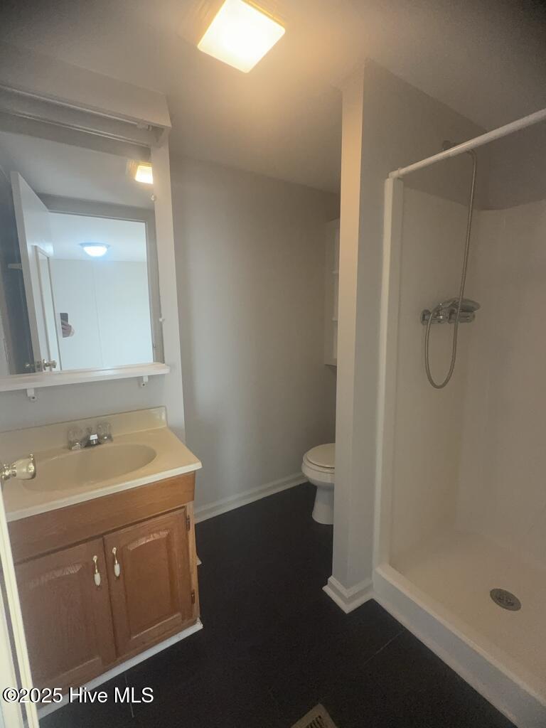 175 Oliver Cooper Road Richlands, NC 28574 - Photo 9 of 14 Primary Bathroom