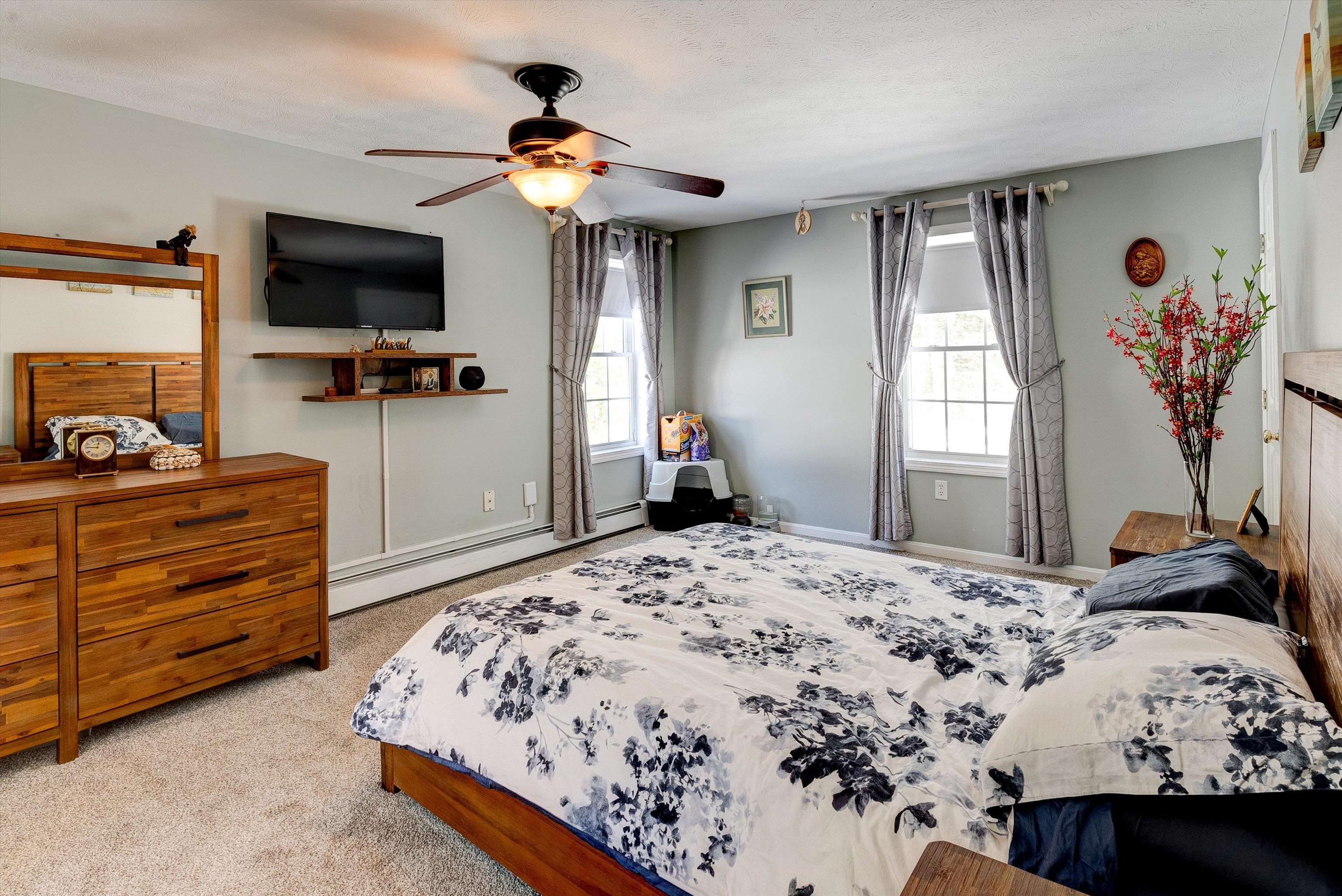 110 McCurdy Road New Boston, NH 03070 - Photo 5 of 26 Gallery Image 5