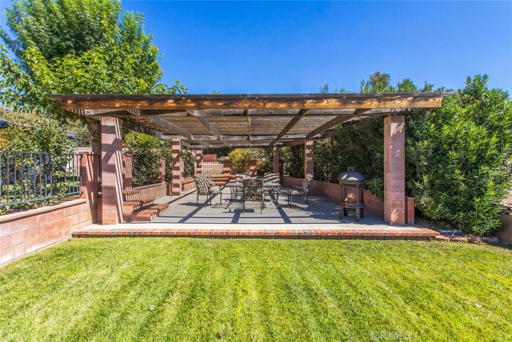 35893 Cornell Drive Yucaipa, CA 92399 - Photo 36 of 39 a view of a backyard with a patio