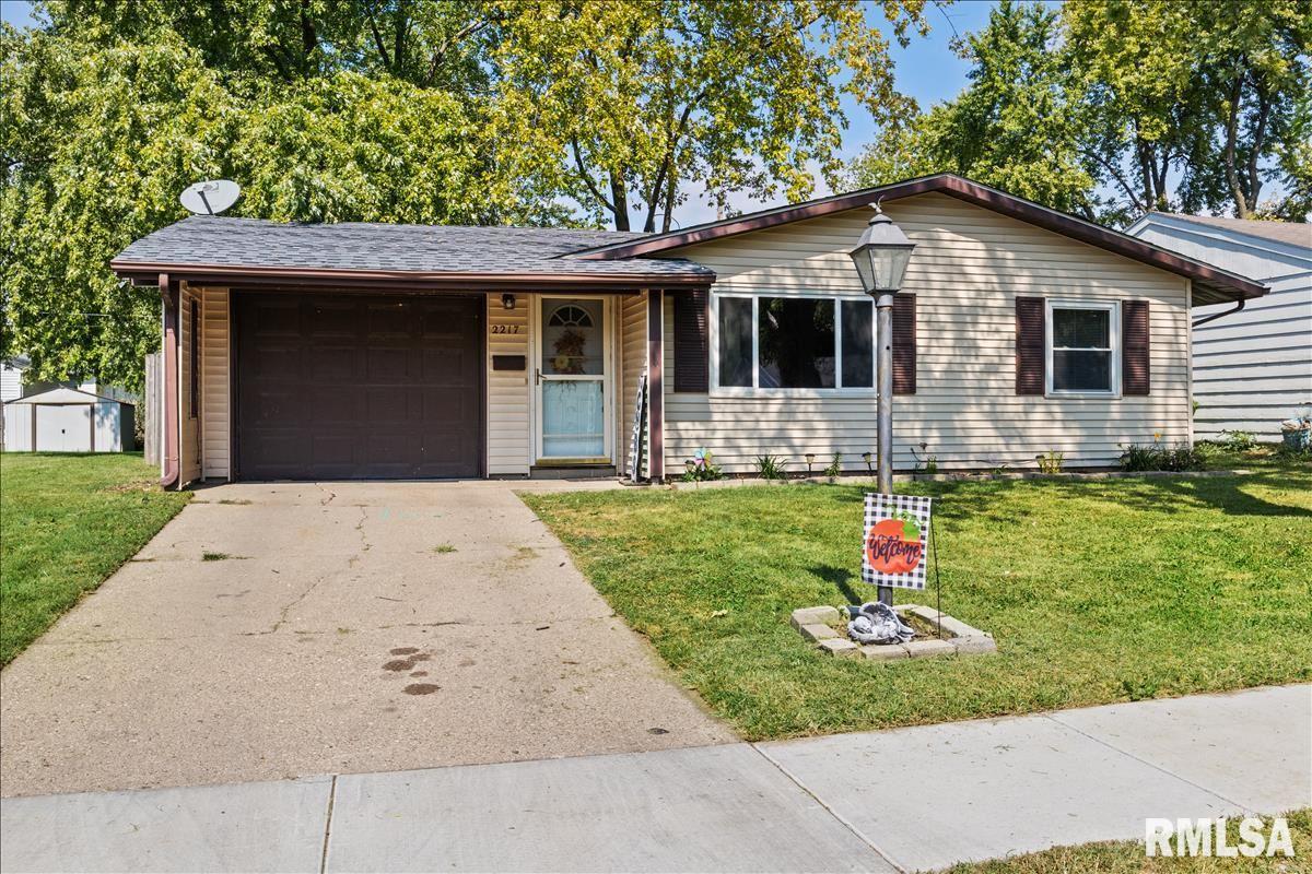 2217 East Watch Avenue Springfield, IL 62702 - Photo 2 of 18